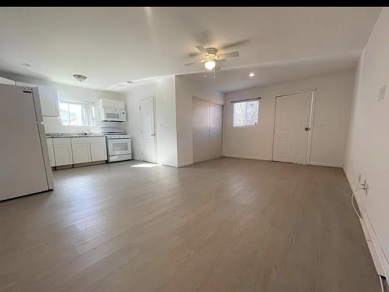 B1281 Shari Way — Photo 7