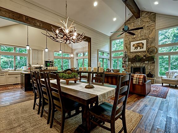 4th image of 330 Western Rhodes Drive