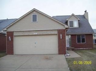 60 Morross Cir, Dearborn, MI 48126