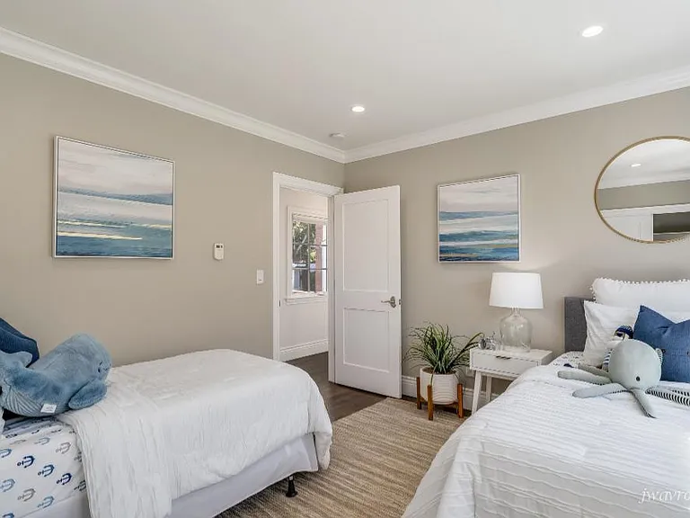 325 Moncada Way — Photo 38