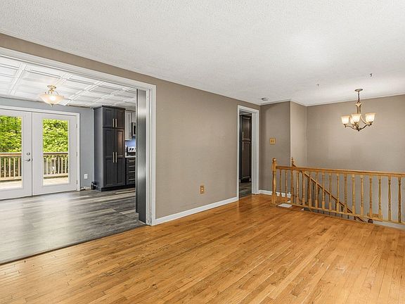 4th image of 28 Beech Hill Road