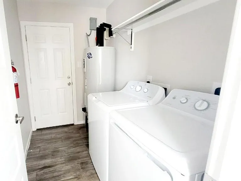 1424 Alta Vista Dr #2 — Photo 7