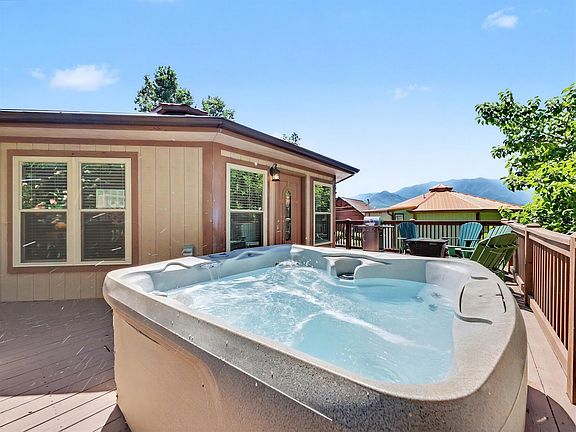 4th image of 717 Valley View Ln
