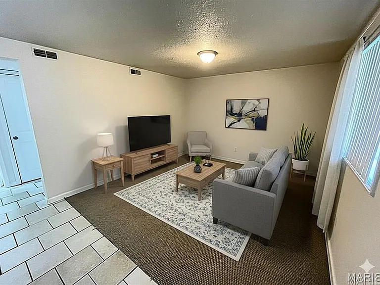 201 N Market St #4 — Photo 3