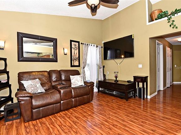 5th image of 4012 Maplegrove Dr