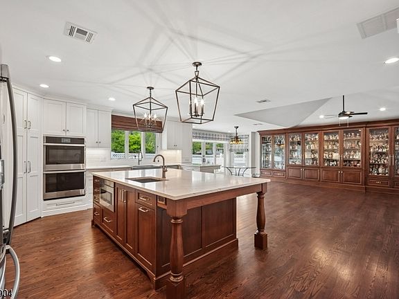 5th image of 39 Wingate Dr
