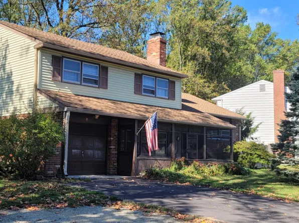 8 Henderson Hill Rd, Newark, DE 19711