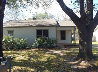 1305 E 30th St, Bryan, TX 77802