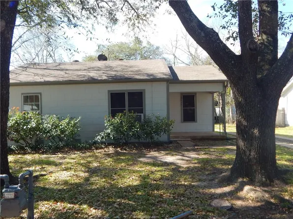 1305 E 30th St, Bryan, TX 77802