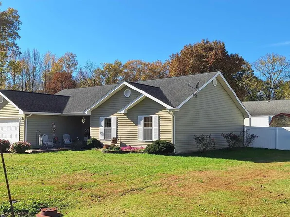 215 Pin Oak Ln, Harrisburg, IL 62946