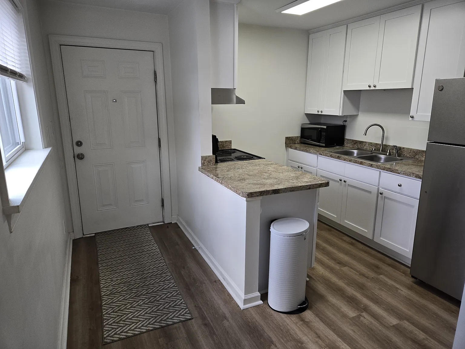 1 bed, 700 sqft, $1,150 — Photo 2
