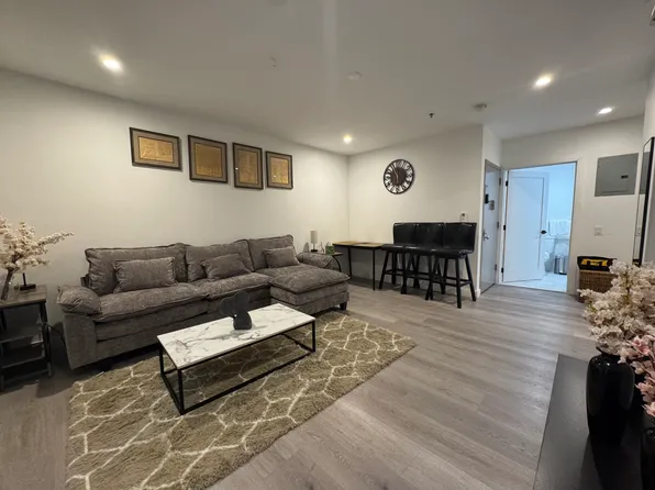 148-09 90th Ave #1-B, Jamaica, NY 11435