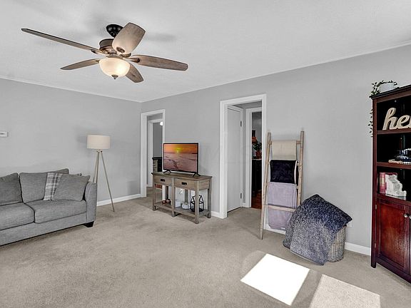 4th image of 108 Chandler Ave