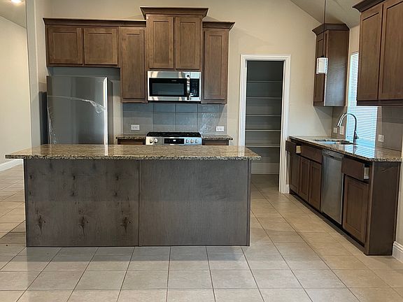 5th image of 1401 Cedar Creek Ln