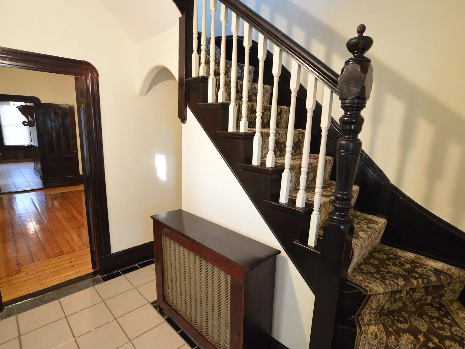 84 Crescent Ave — Photo 2