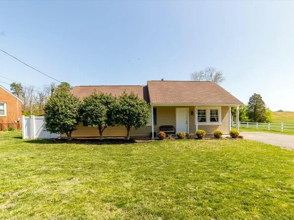 4433 Lewiston St NW, Roanoke, VA 24017