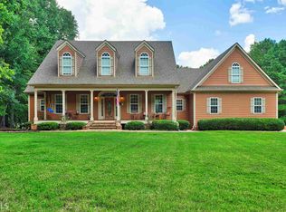 265 Waters Edge Ln, Newnan, GA 30263