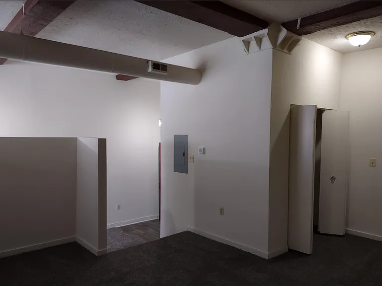 Marlboro Classic Apt & Redwood Square — Photo 120