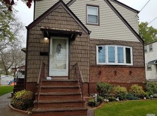19 Horton Ave, Valley Stream, NY 11581