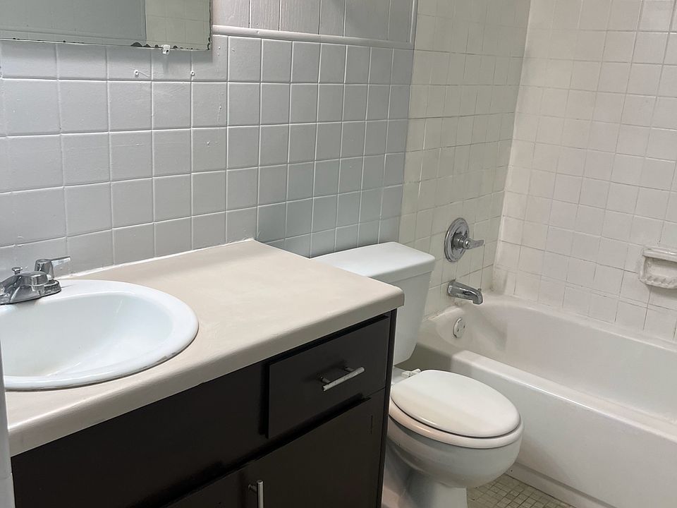 1st image of 5623 Akra Ave #1