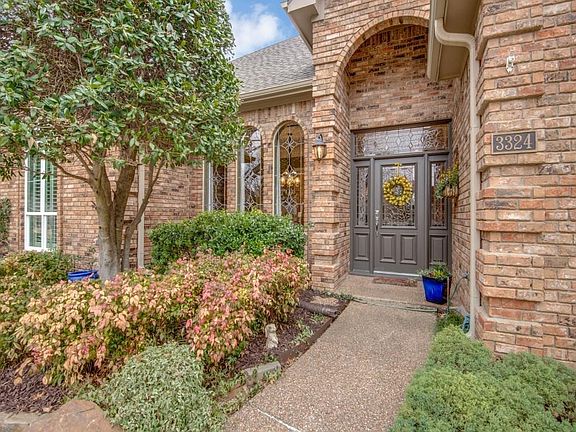 3rd image of 3324 Melanie Ln