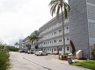 3018 59th St S APT 309, Gulfport, FL 33707