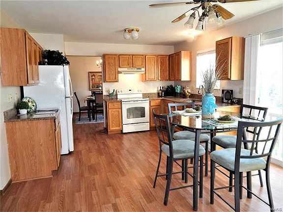 2nd image of 2719 Red Cedar Parc Dr S