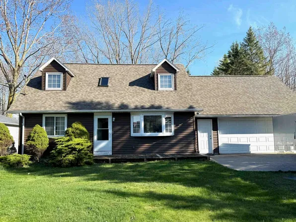 106 River Trail Dr, Bay City, MI 48706