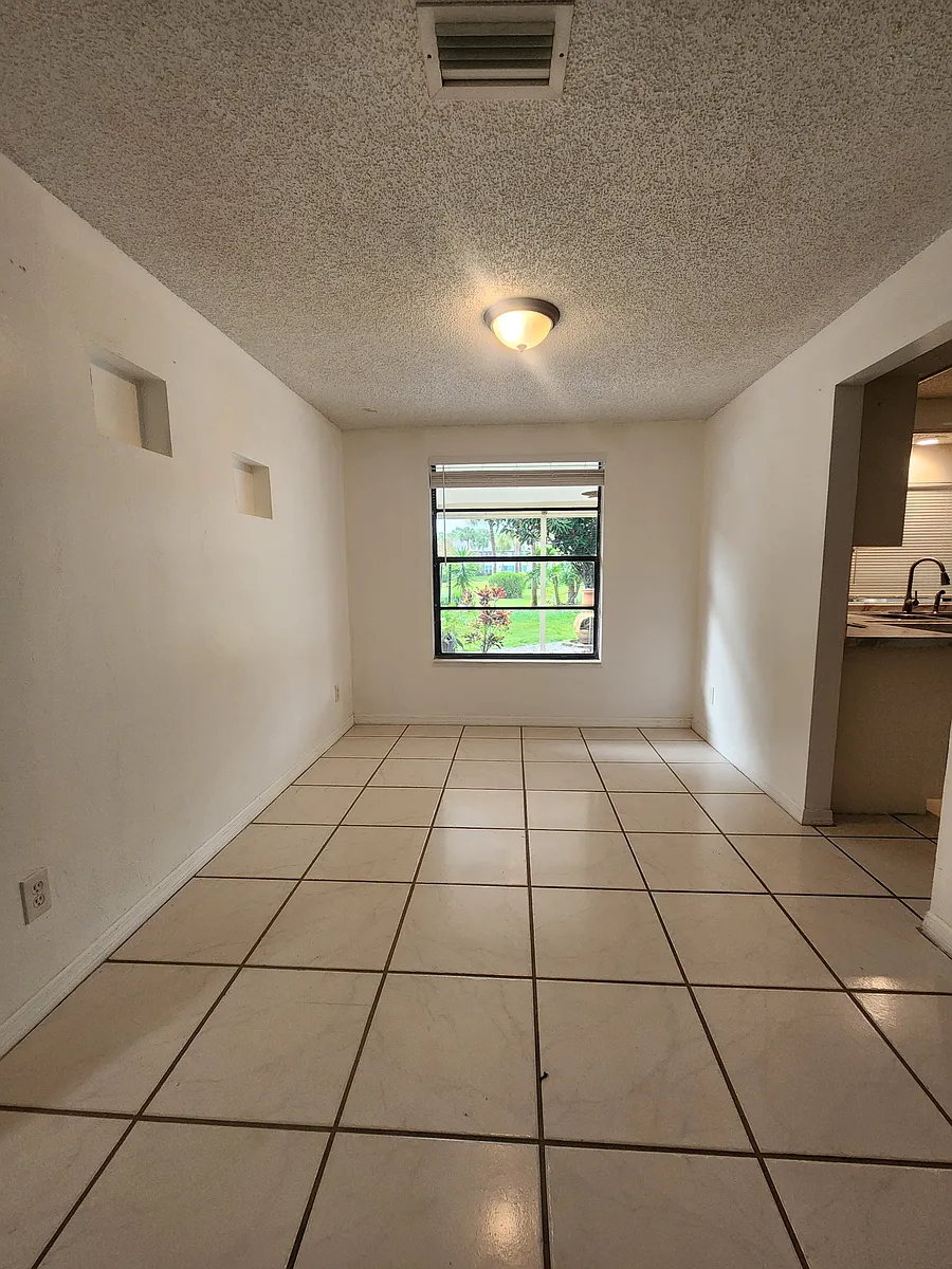 Building Photo - 4619 Chippendale Dr