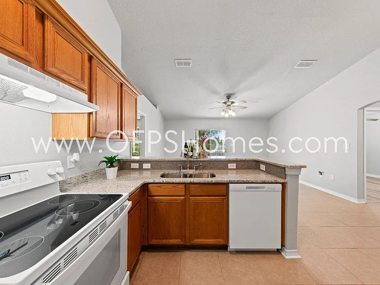 107 Cabana Way — Photo 6