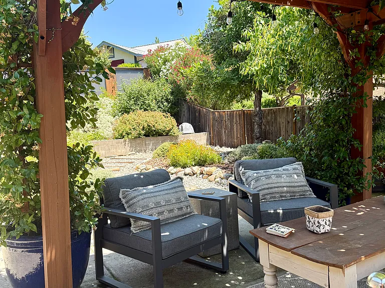 2128 Tiburon Dr — Photo 20