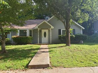 324 Farm Place Ct NE, Woodstock, GA 30188