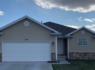 1811 Redstone Rd, Lincoln, NE 68521