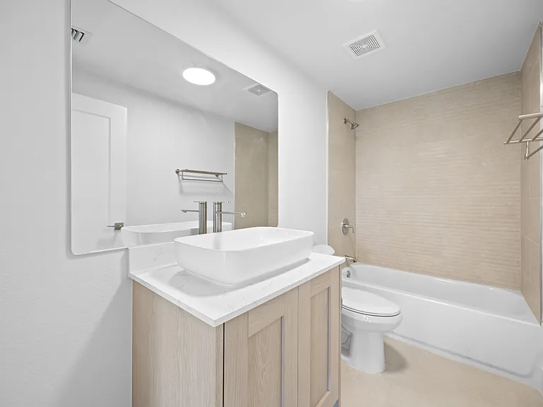 Cauley Residences by Trion Living — Photo 25