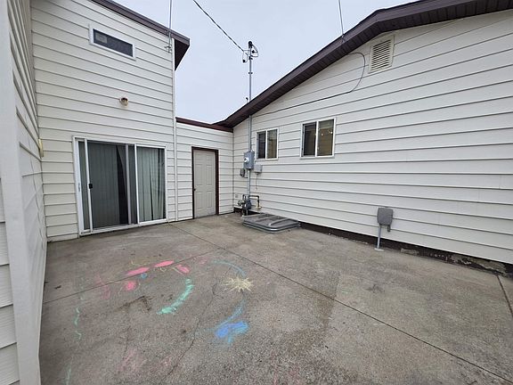 4th image of 1111 6th St SW