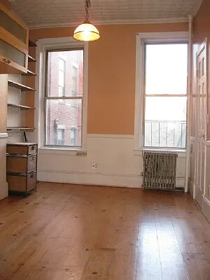 Rented by Tower Brokerage | media 10