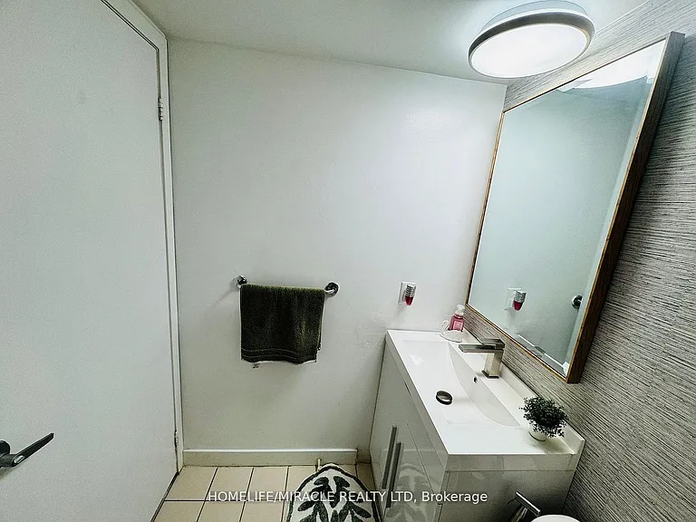 36 Lee Centre Dr #2106 — Photo 20
