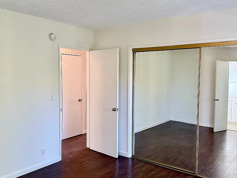 1337 N Gardner St #6 — Photo 12