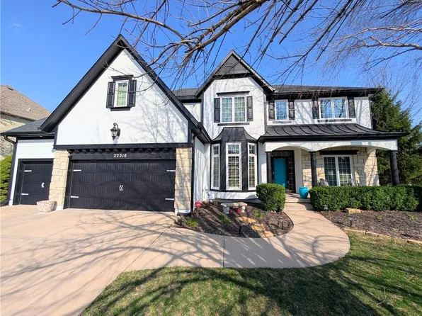 22218 W 57th St, Shawnee, KS 66226