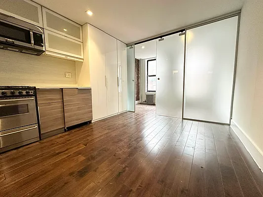 Rented by Brighton Management | media 8