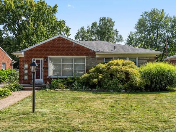 1612 Genesee Dr, Royal Oak, MI 48073