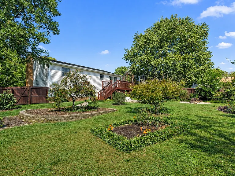 11423 Five Cedars Rd — Photo 31