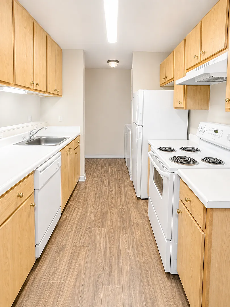 Move in by September 30th, get one month free! — Photo 3