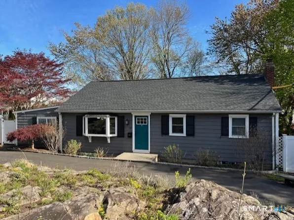 15 Whitwell Street, Milford, CT 06460