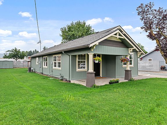 3rd image of 524 Berrydale Ave