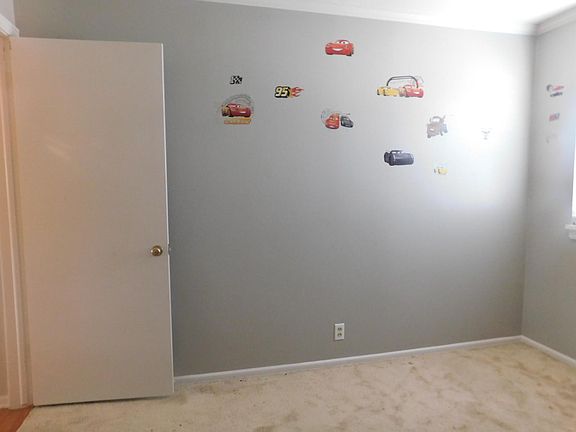 4th image of 1206 Elgin St