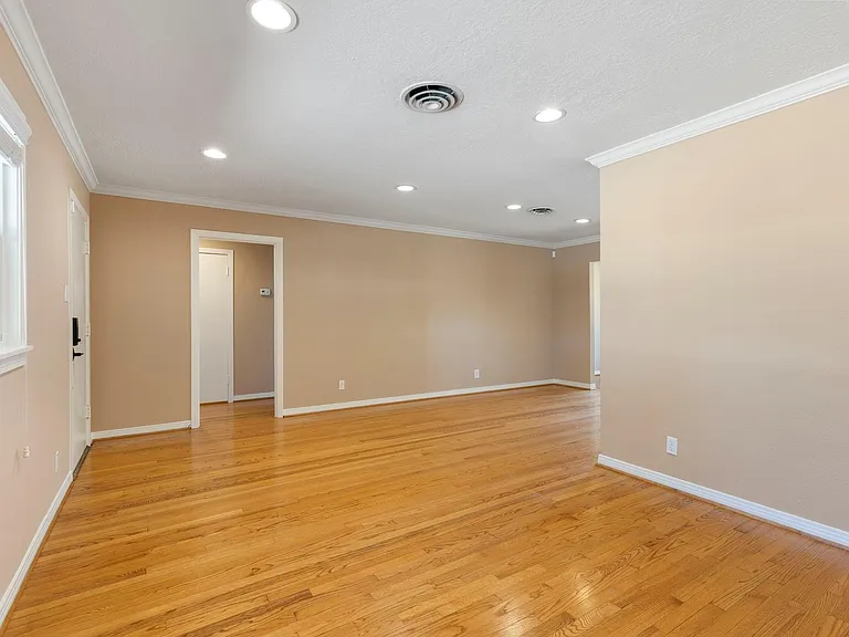 1802 Turnpike Rd — Photo 8