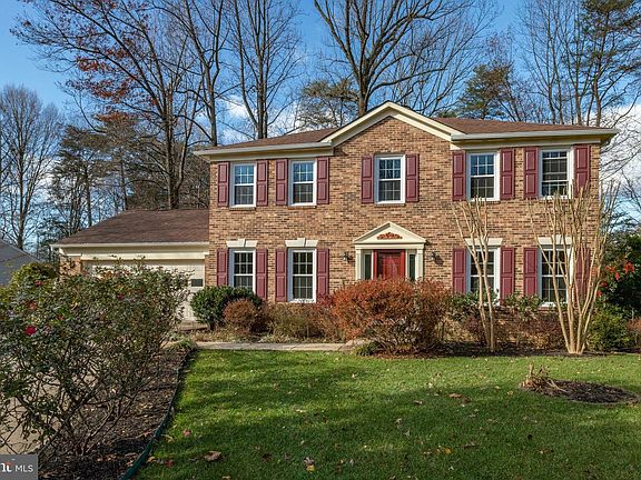 4th image of 4802 Jennichelle Ct