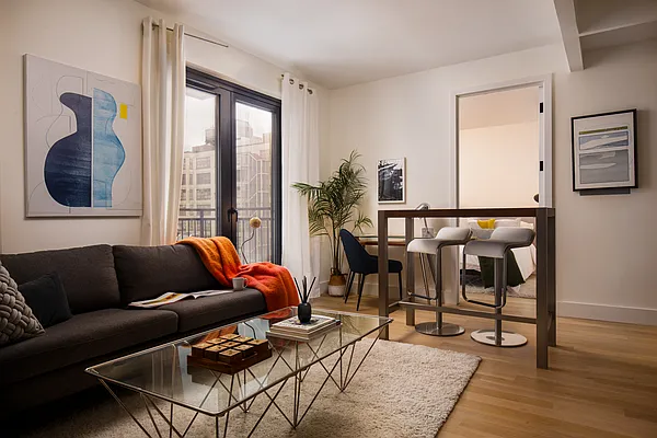 Rented by MNS | media 10