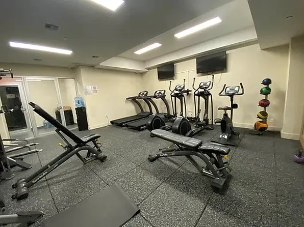 885 Dekalb Avenue image 6 of 12